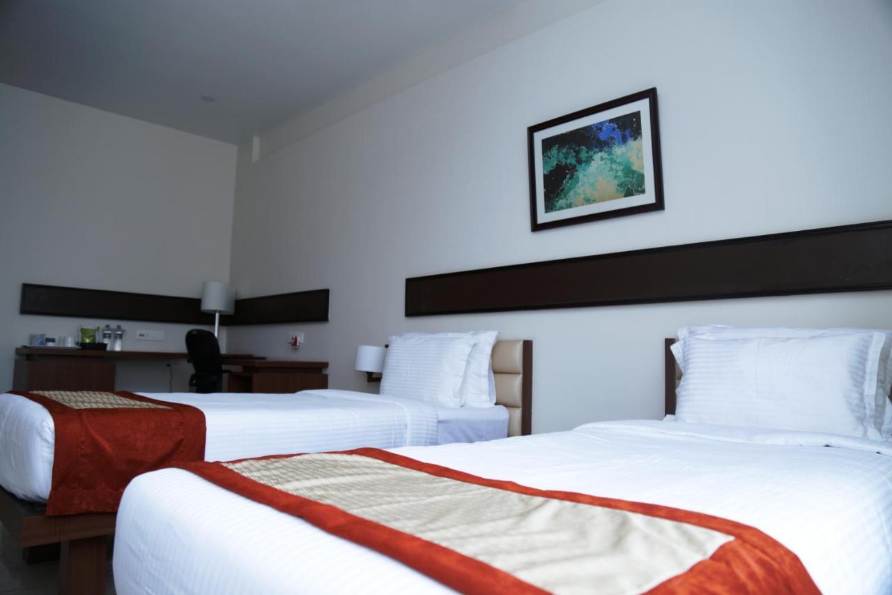 Hotel Prism - A Boutique Hotel Jorhāt Exteriör bild