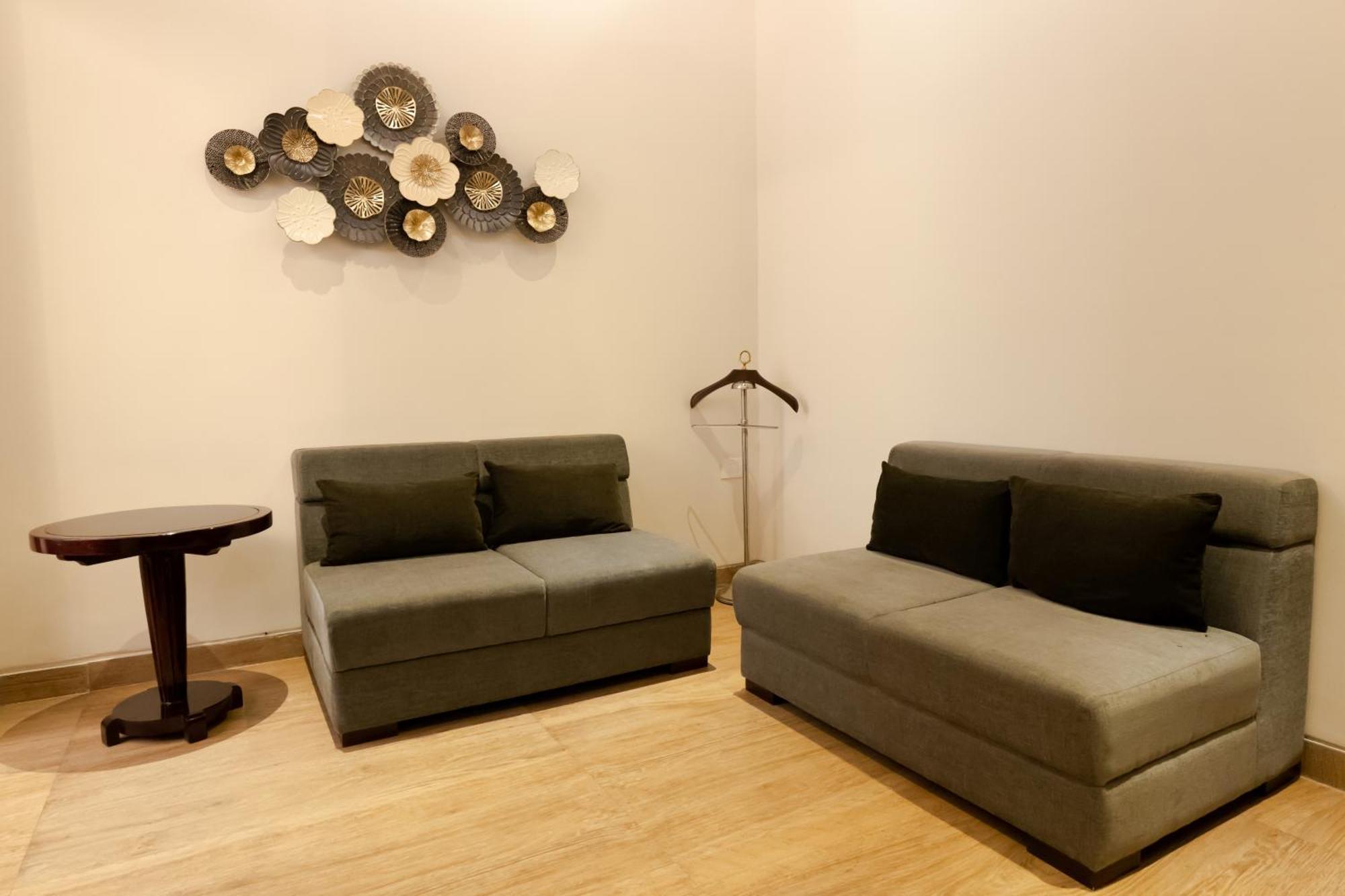Hotel Prism - A Boutique Hotel Jorhāt Exteriör bild