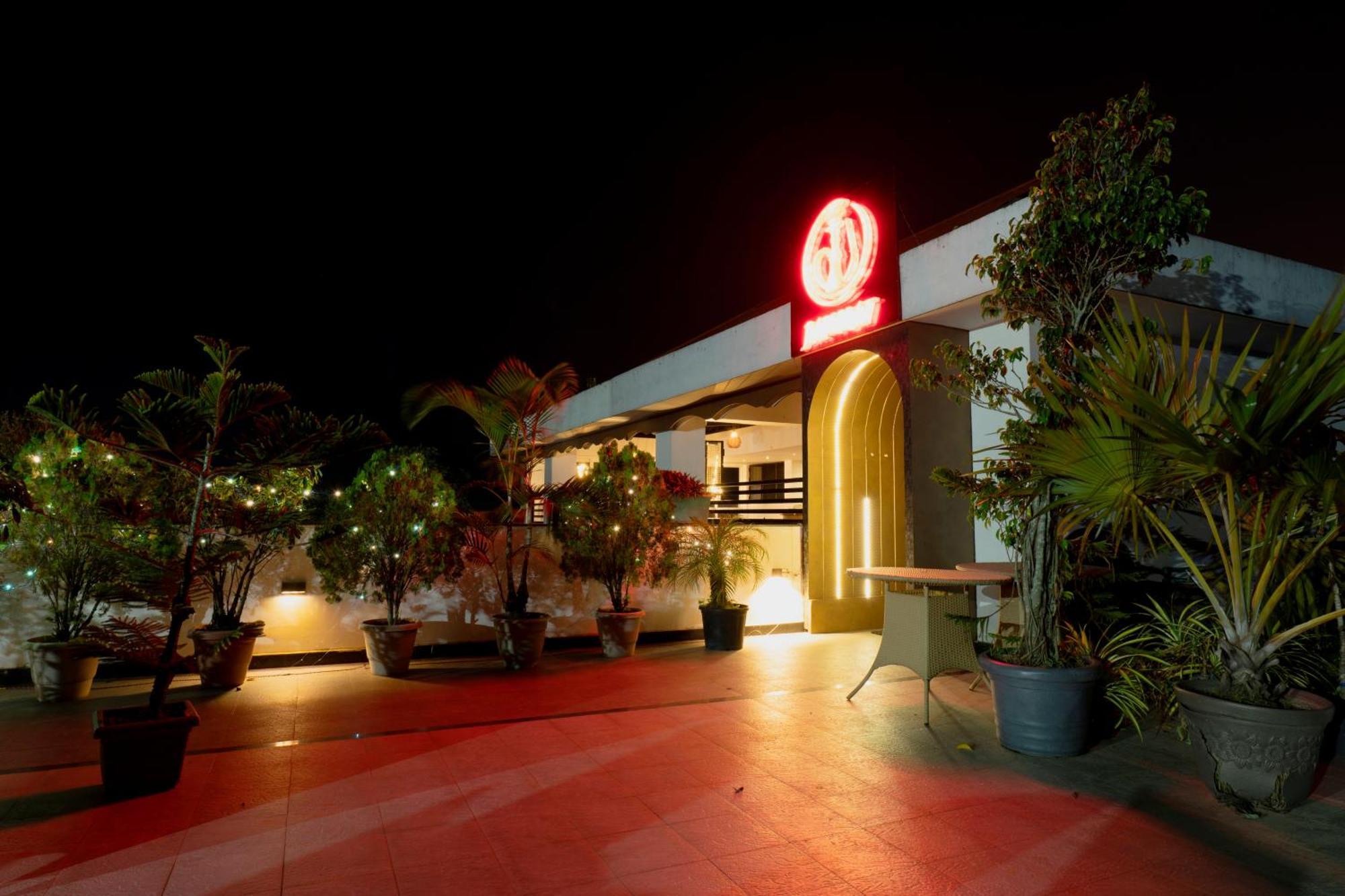Hotel Prism - A Boutique Hotel Jorhāt Exteriör bild