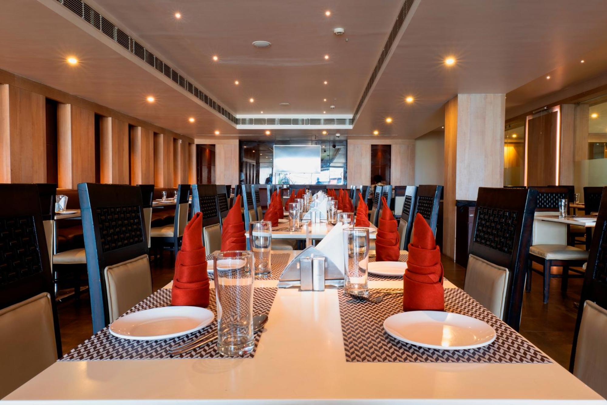 Hotel Prism - A Boutique Hotel Jorhāt Exteriör bild