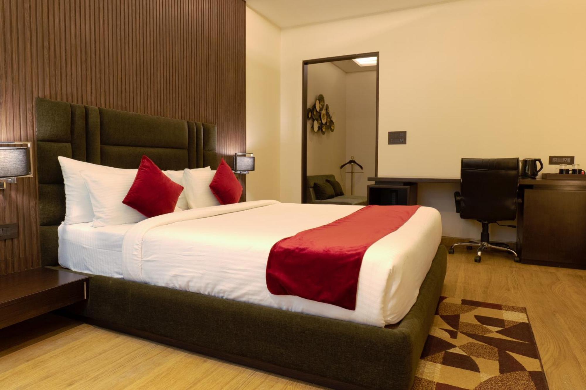 Hotel Prism - A Boutique Hotel Jorhāt Exteriör bild